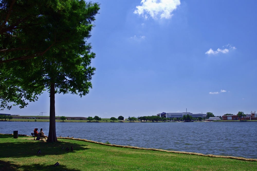bachman lake park in dallas texas