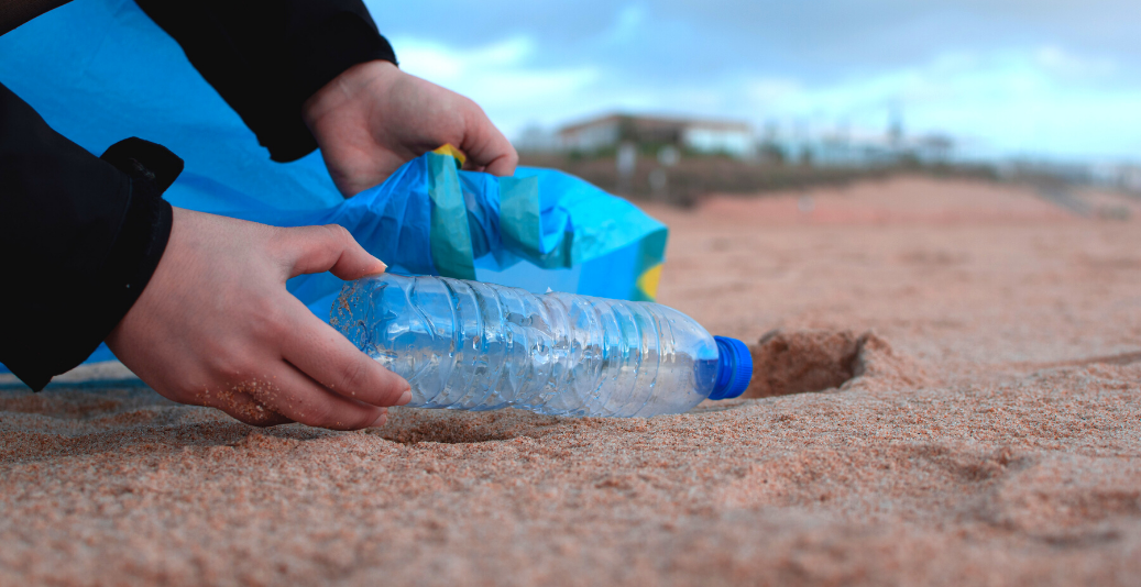 volunteer-beach-clean-up-blog